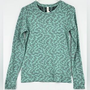 Women’s Athleta Long Sleeve Top. Size Large